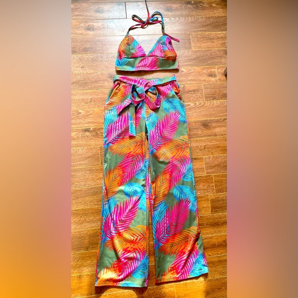 2 piece TROPICAL halter top with matching pants, medium - Picture 1 of 6